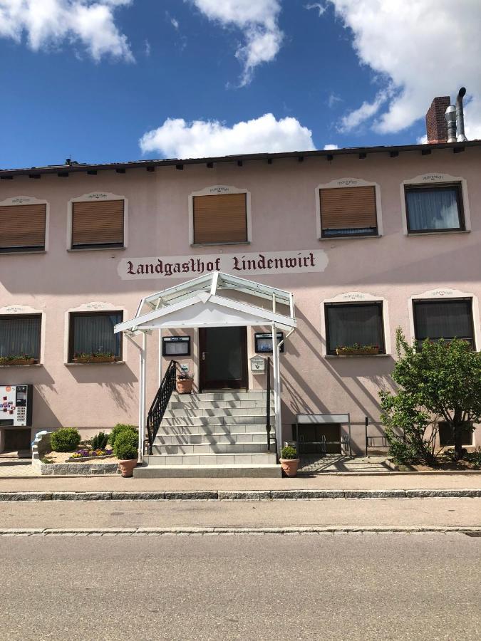 Zum Lindenwirt Hotel Spalt Exterior photo